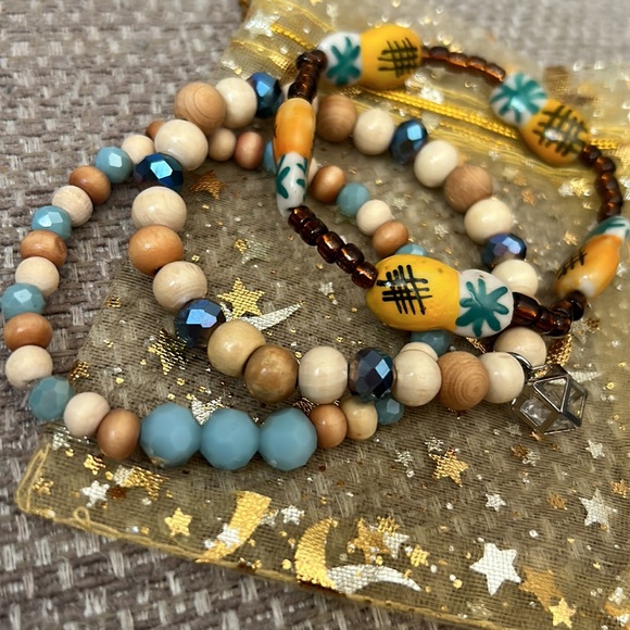 3 Boho Beacelets - Picture 2 of 7